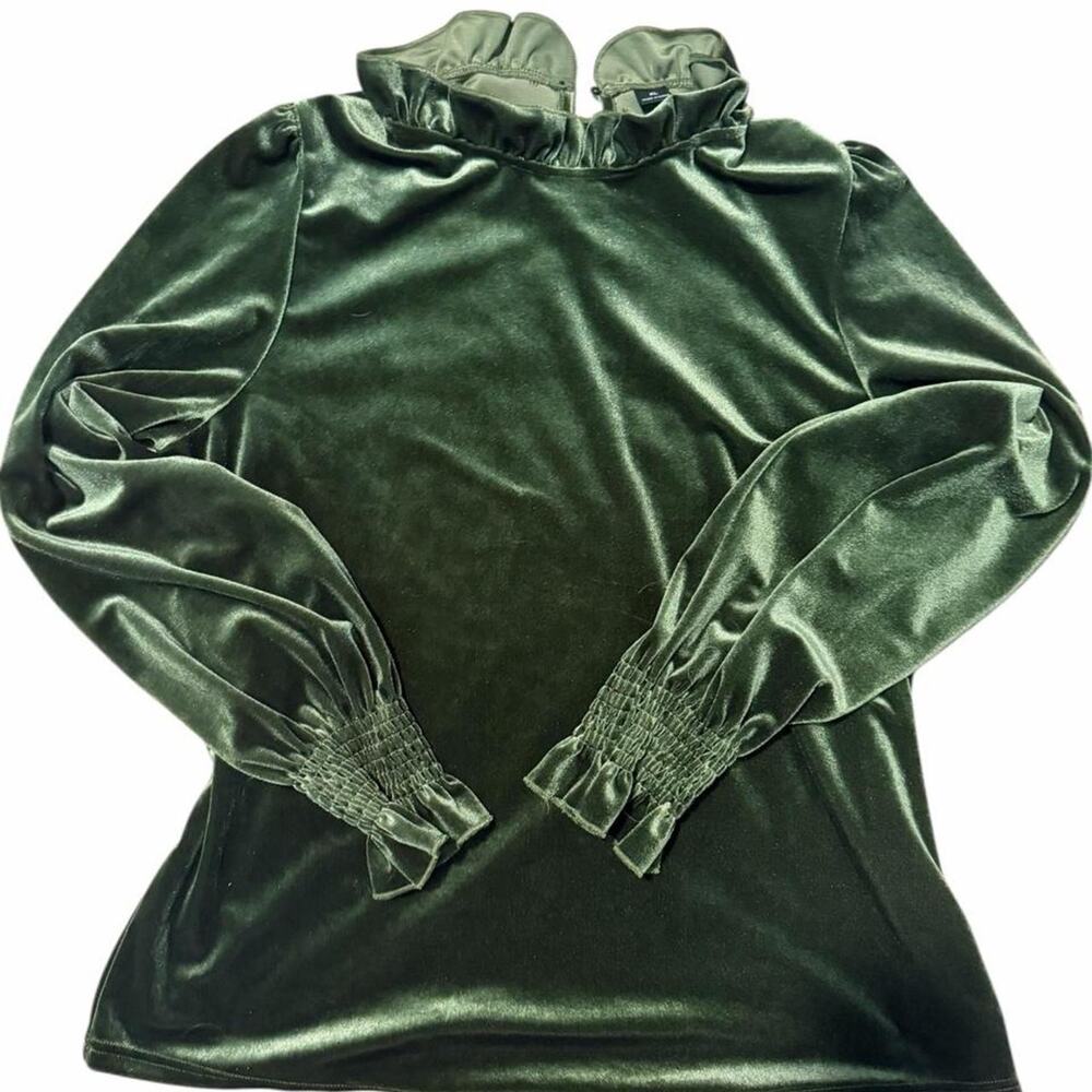 Green velvet blouse with ruffled